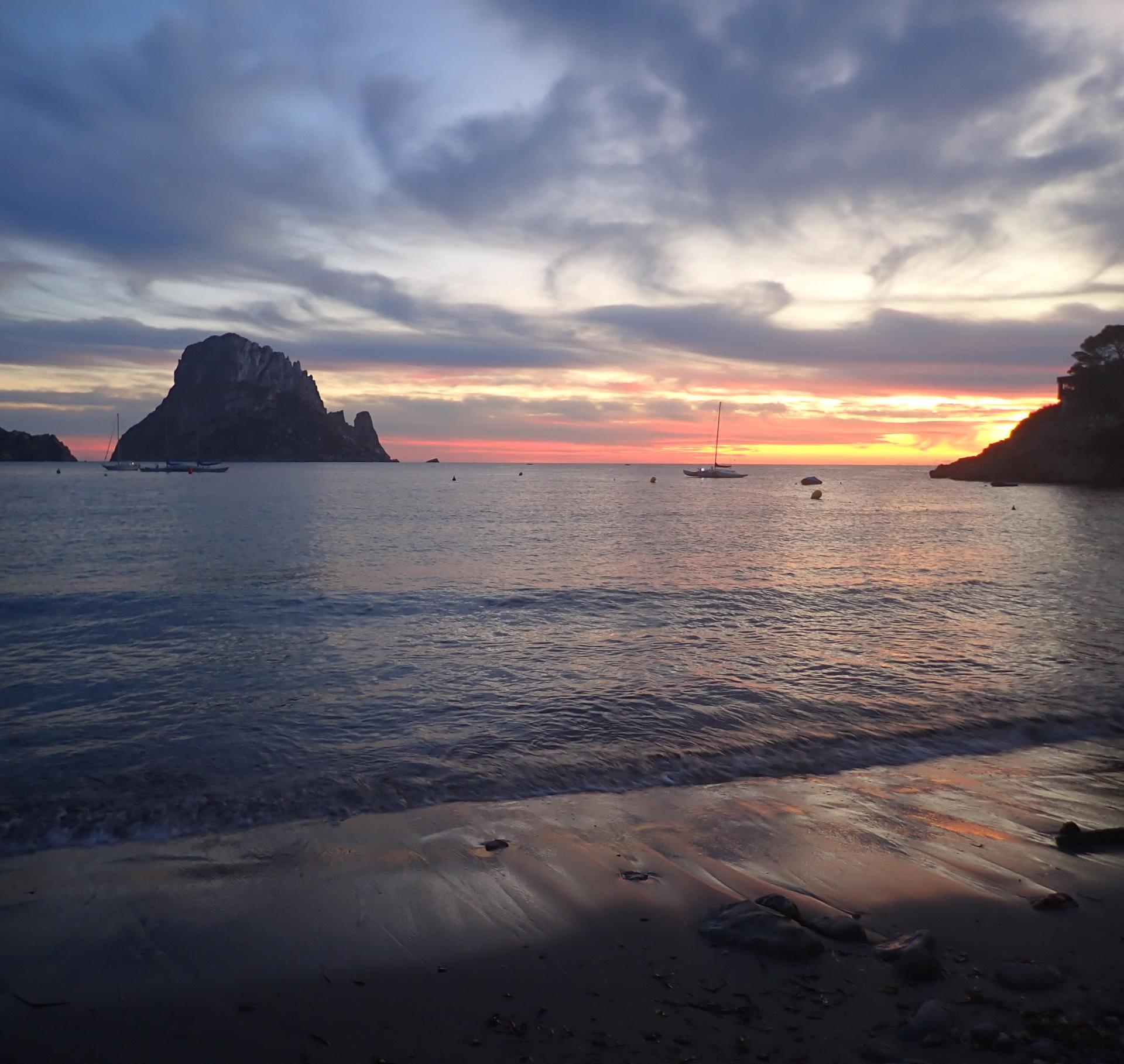 es Vedr&agrave; 380 m