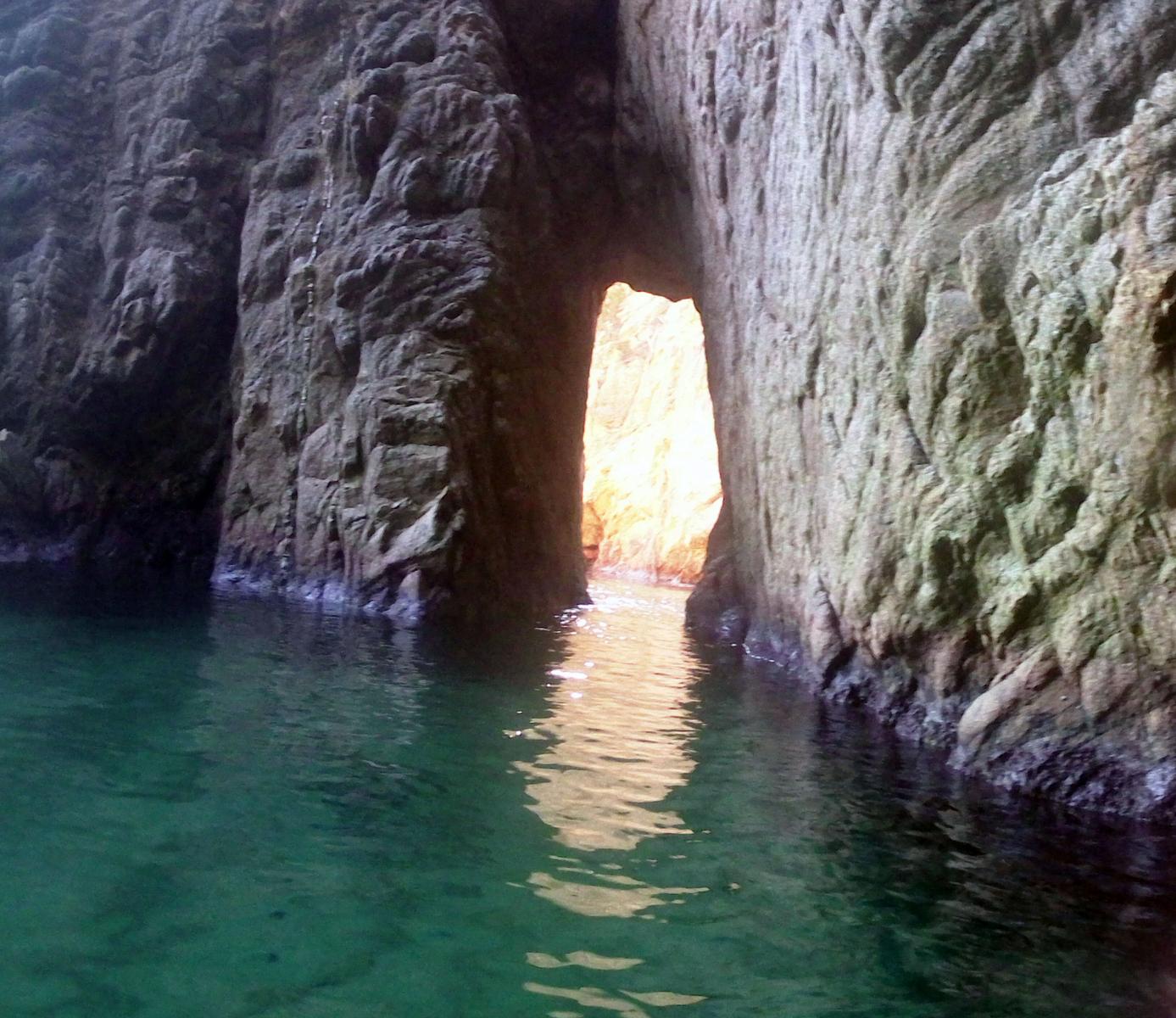 Pont natural de la Cova de les Ratetes Penades
