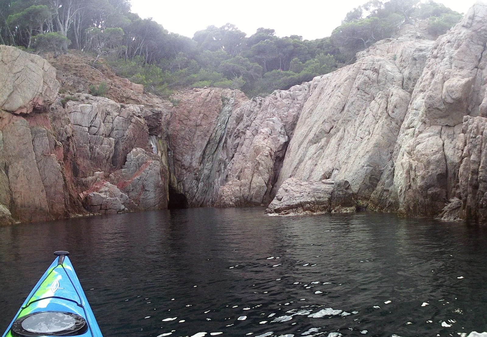 Cova i Cala del Gamar&uacute;s