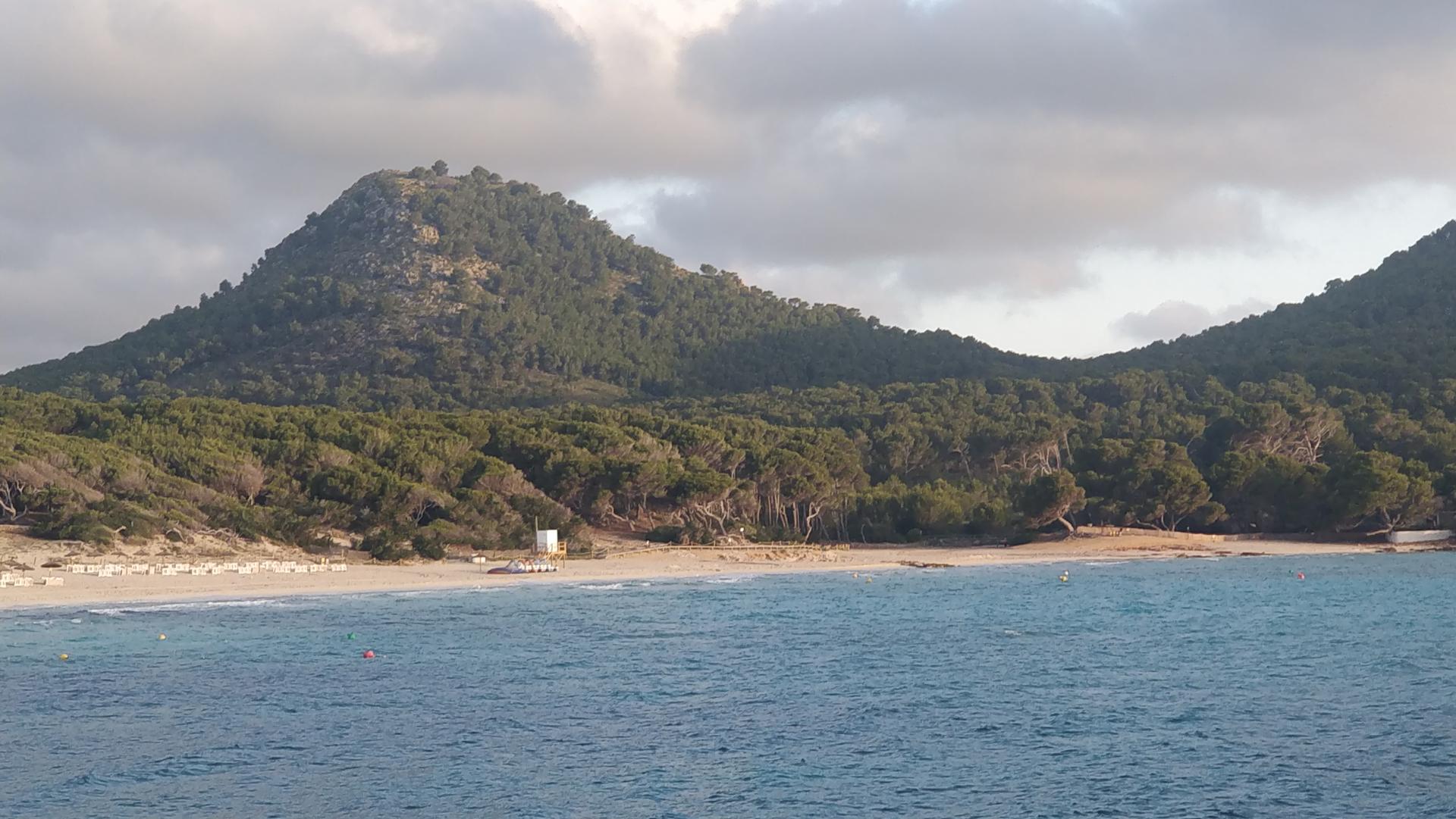 Cala Nau (Cala Agulla) **