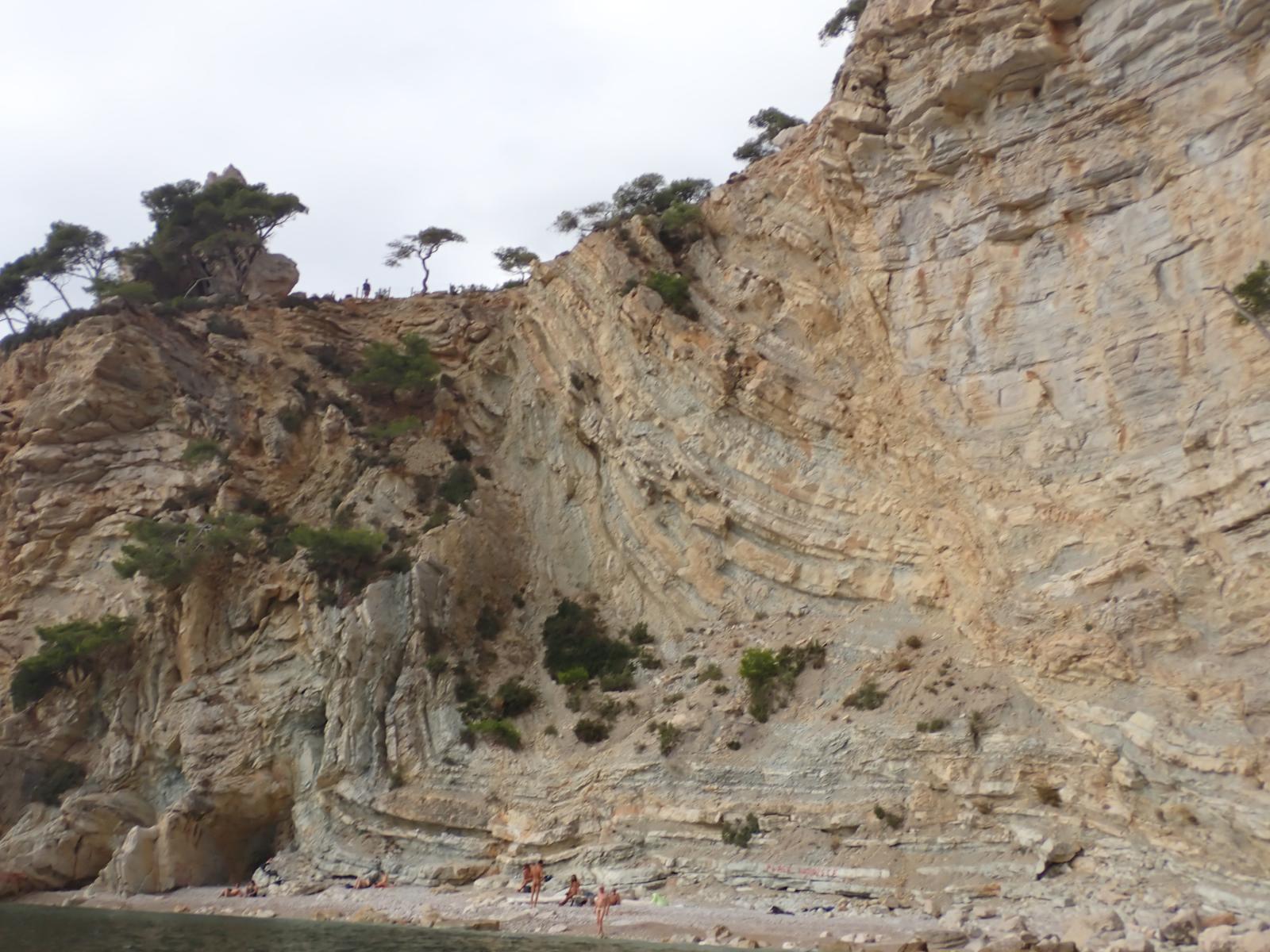 Les Pierres Tomb&eacute;es