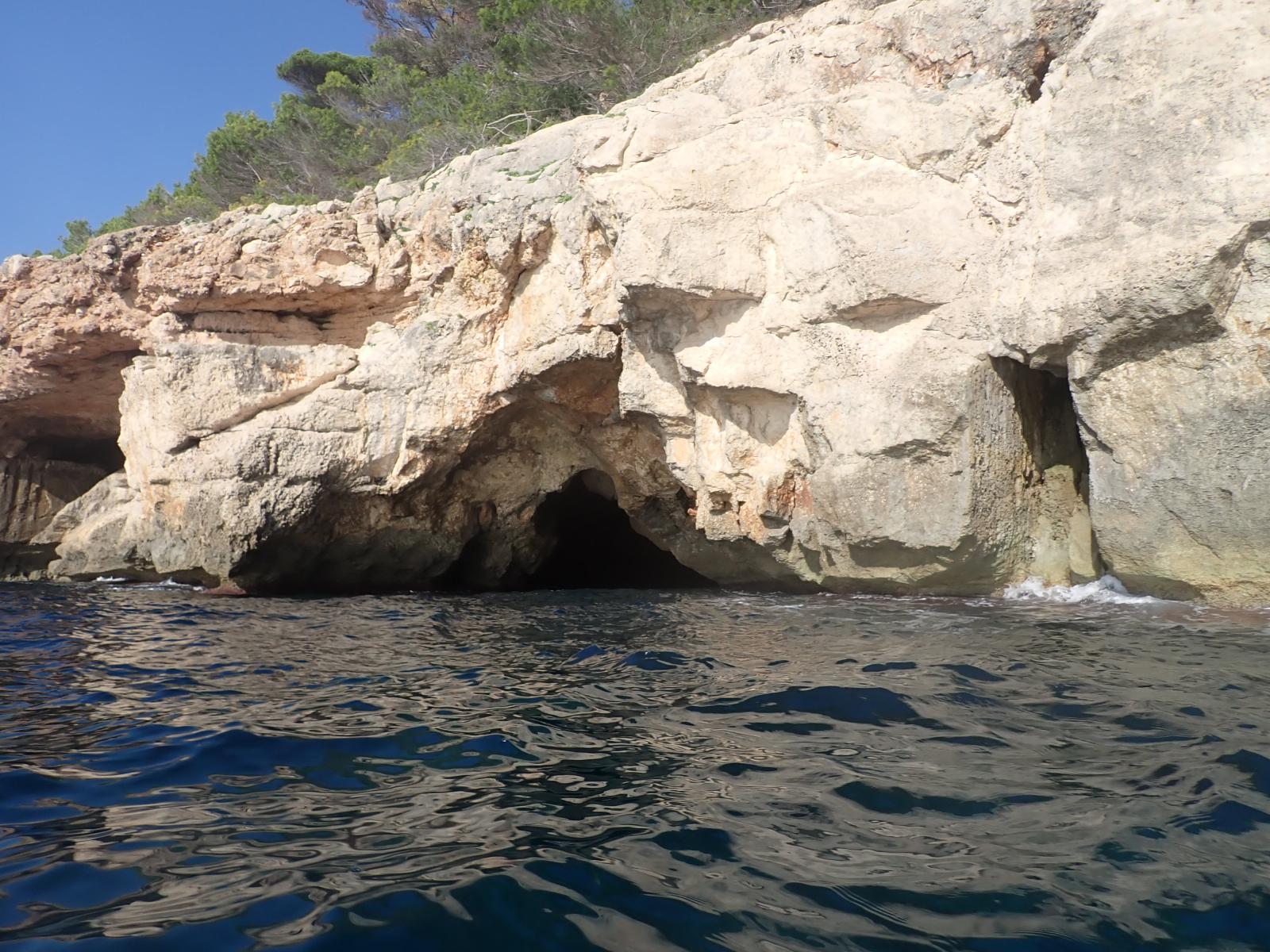 Cova de Cala Escorxada