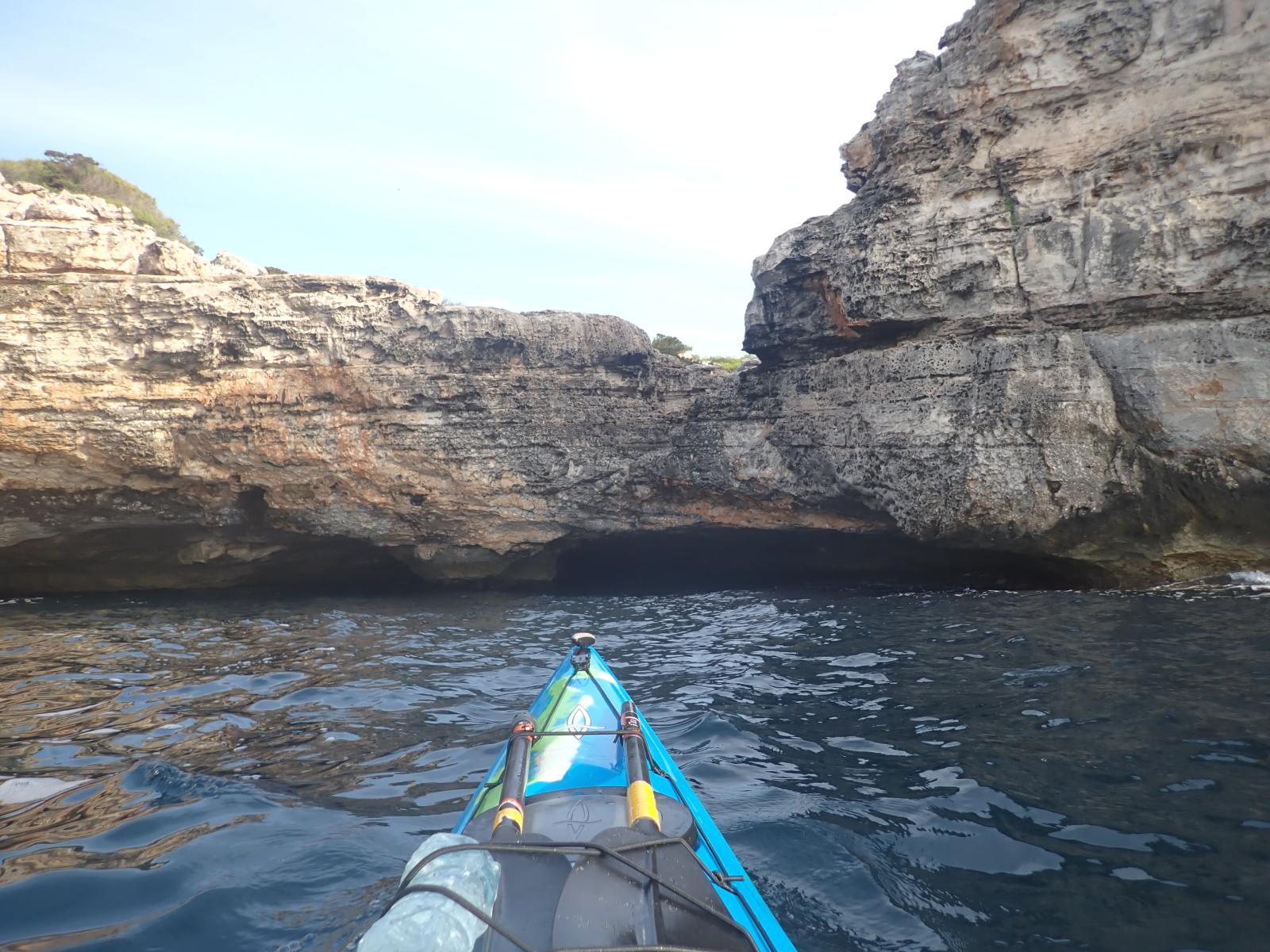 Cova baixa amb pilar
